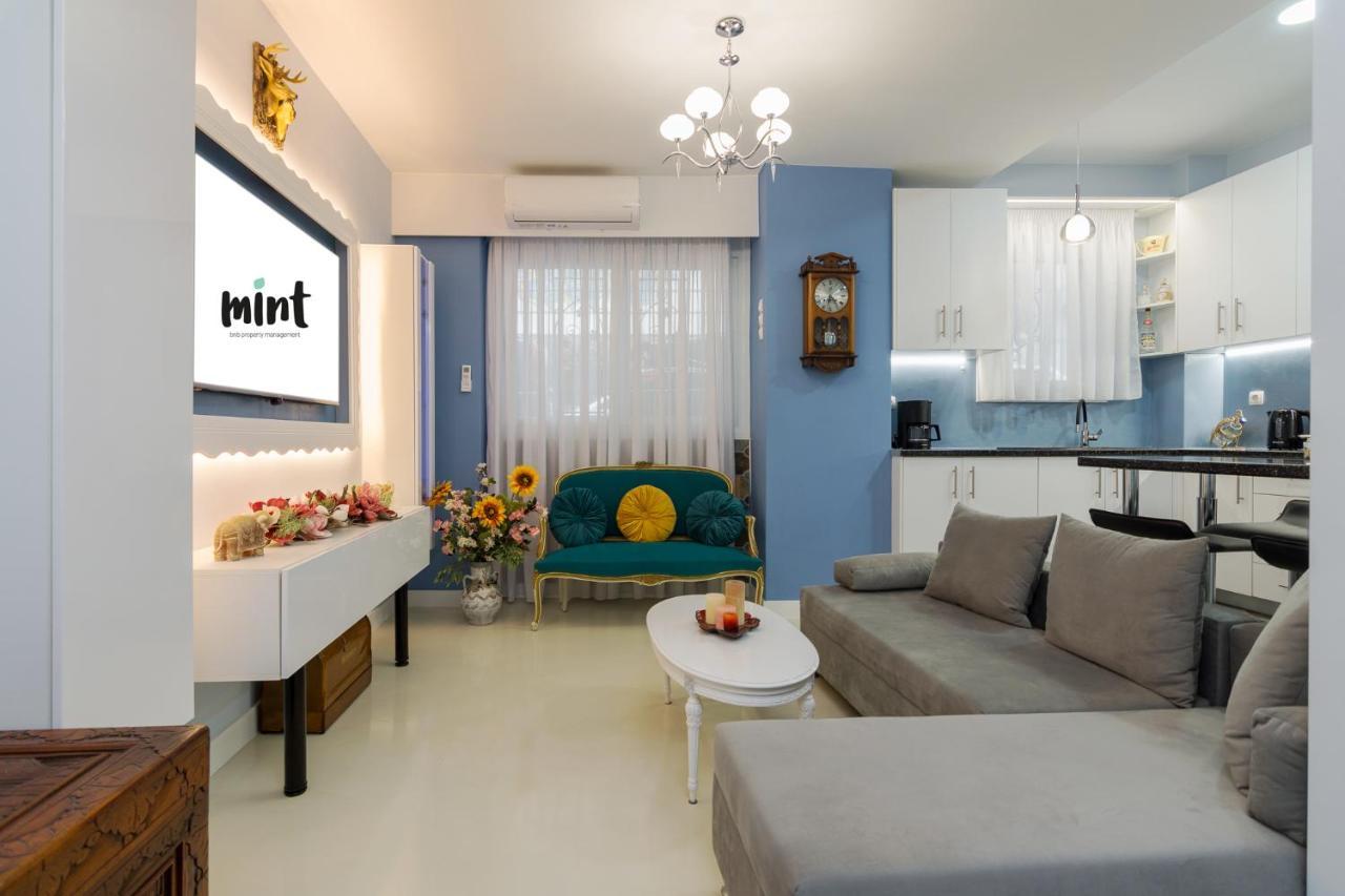 Wonderful Renovated Apartment With Private Patio Atina Dış mekan fotoğraf