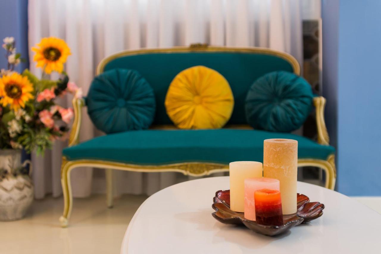 Wonderful Renovated Apartment With Private Patio Atina Dış mekan fotoğraf