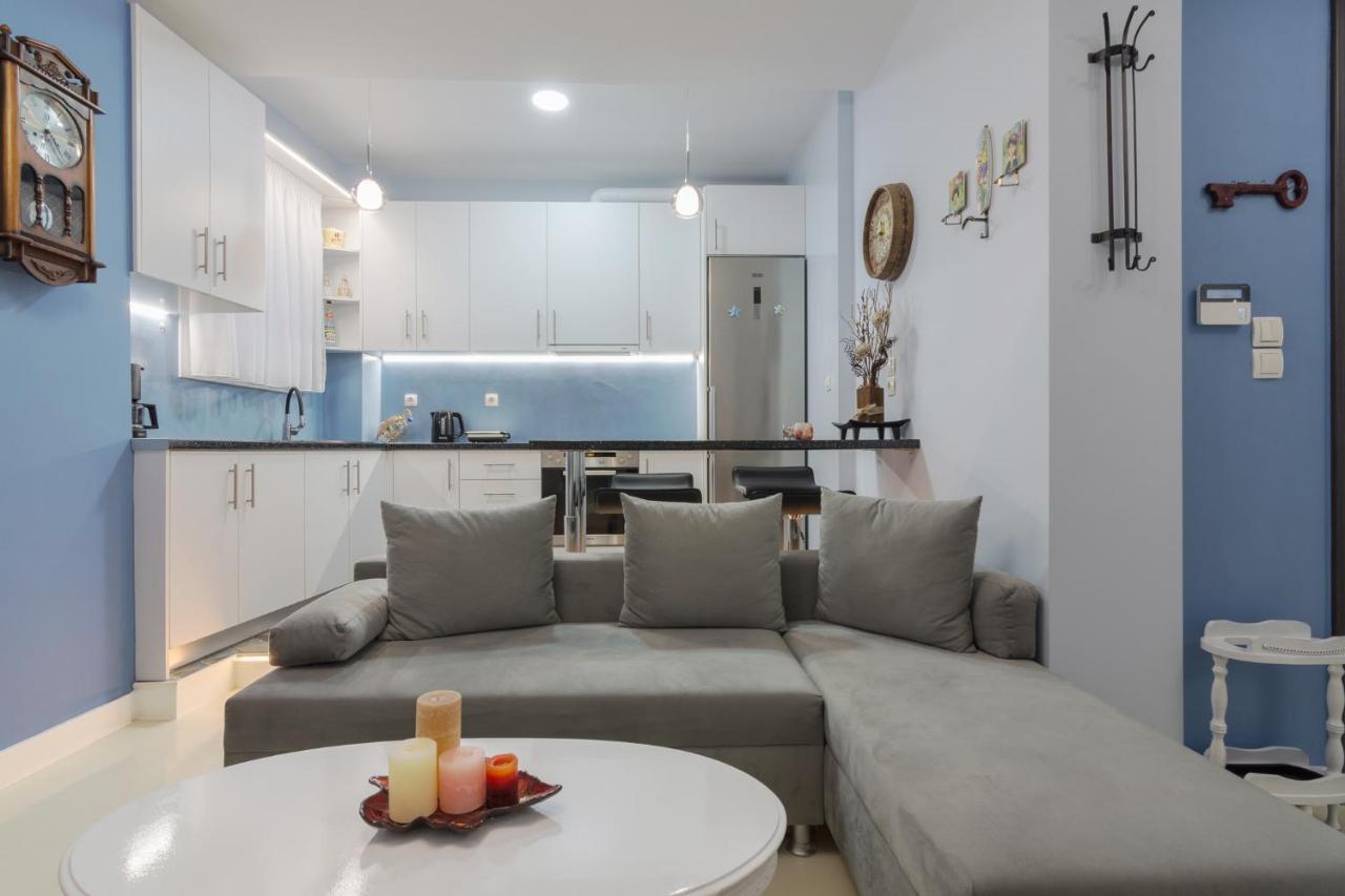 Wonderful Renovated Apartment With Private Patio Atina Dış mekan fotoğraf