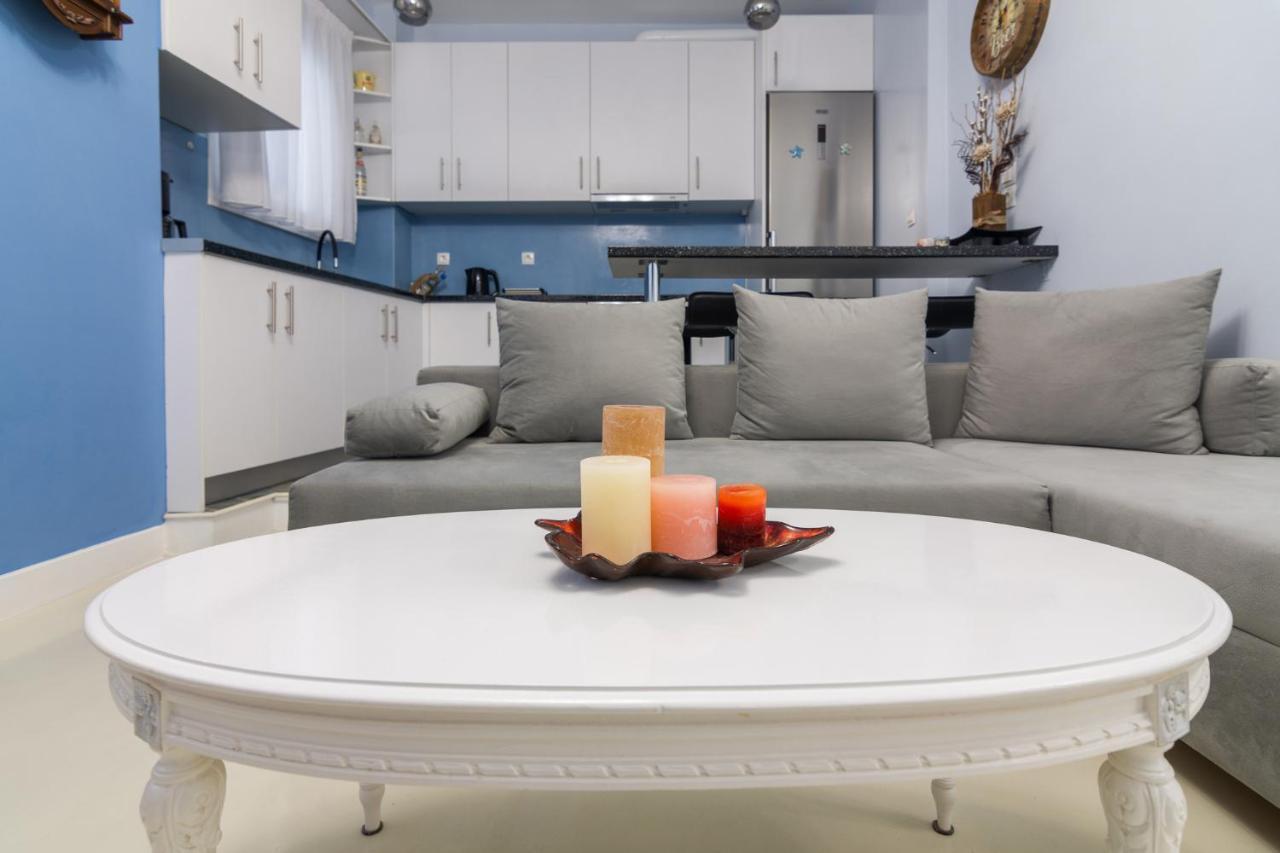 Wonderful Renovated Apartment With Private Patio Atina Dış mekan fotoğraf