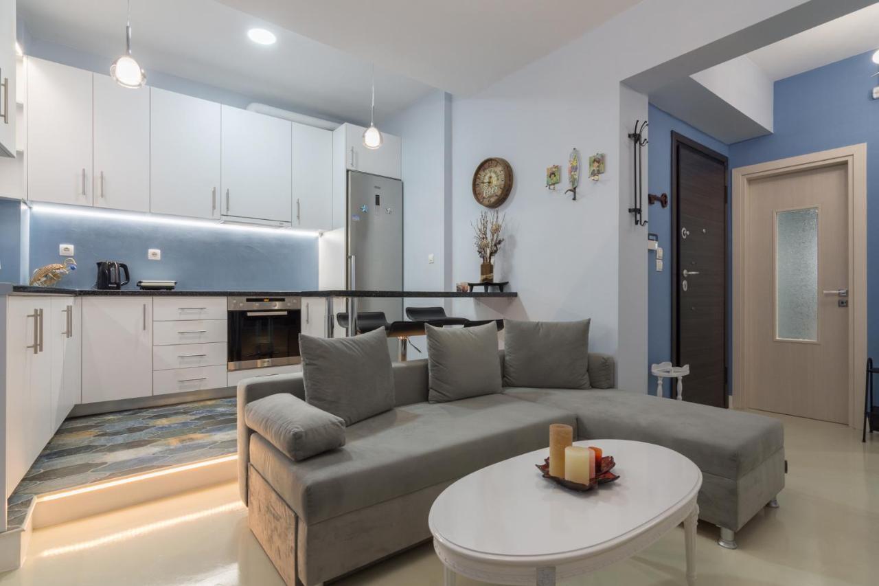 Wonderful Renovated Apartment With Private Patio Atina Dış mekan fotoğraf