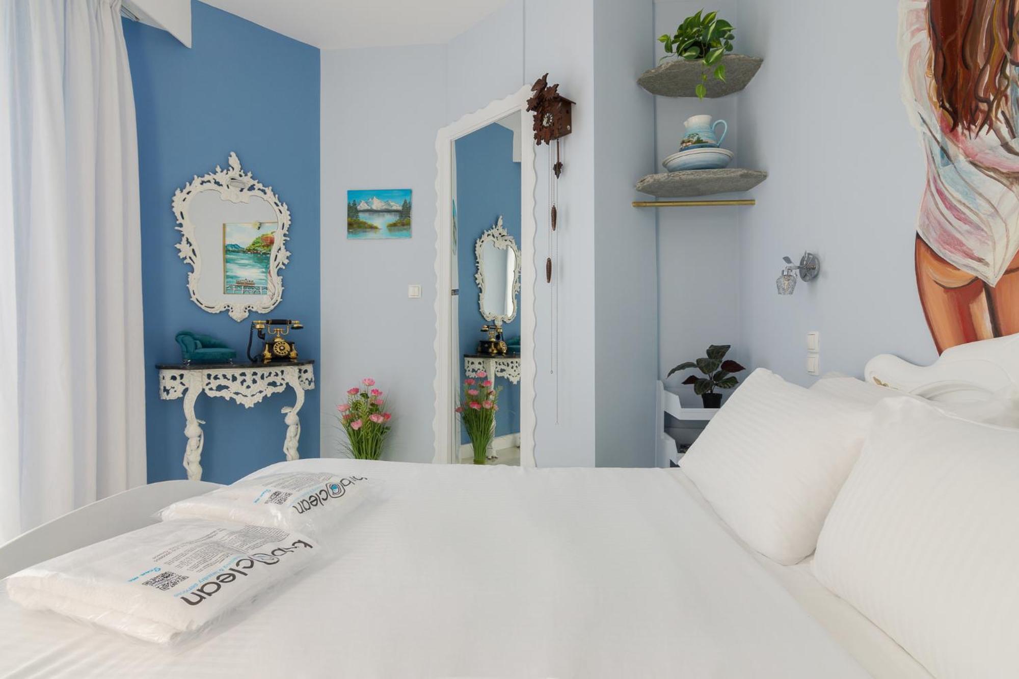 Wonderful Renovated Apartment With Private Patio Atina Dış mekan fotoğraf